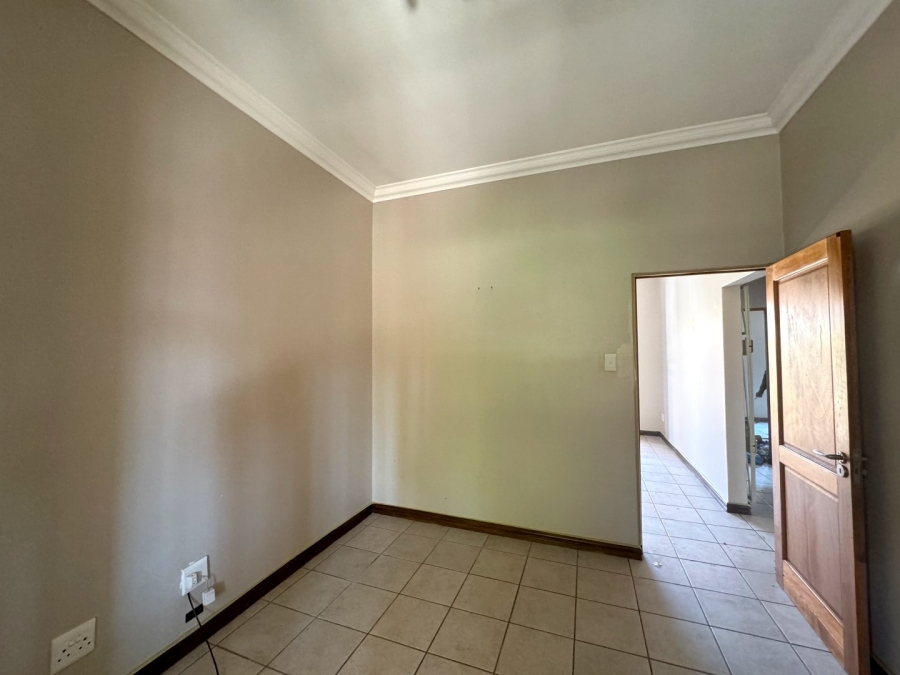 To Let 3 Bedroom Property for Rent in Xanadu North West